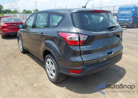 2018 Ford Escape S z USA, uszkodzony, nr VIN 1FMCU0F79JUC01651